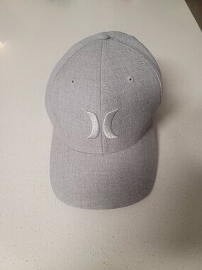 Hurley Hat Men's Gray FlexFit Yupoong Fitted Cap Size S/M Pre-Owned Excellent